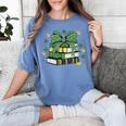 Coquette Bow Books St Patrick's Shamrock Bookworm Librarian Women's Comfort Colors T-Shirt Chalky Mint