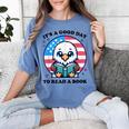 A Good Day To Read a Book Reading Eagle With American Flag Women's Comfort Colors T-Shirt Chalky Mint