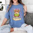 Highland Cow Reading Book Floral Bookworm Women's Comfort Colors T-Shirt Chalky Mint