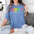 Hooray It's Library Day Teacher Reader Books Back To School Women's Comfort Colors T-Shirt Chalky Mint