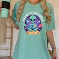 Alien Reader Reading Teacher Librarian Book Lover Women's Comfort Colors T-Shirt Violet