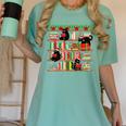 Christmas Cat Santa Bookshelves Book Lover Reader Women's Comfort Colors T-Shirt Violet