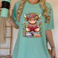 Cute Baby Highland Cow With Reading Book Bookworm Women's Comfort Colors T-Shirt Violet Cute Baby Highland Cow With Reading Book Bookworm Women's Comfort Colors T-Shirt Violet
