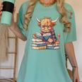 Highland Cow Reading Book Librarian Library Women's Comfort Colors T-Shirt Violet