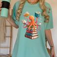 Octopus Book Reading Book Reader Ocean Octopus Women's Comfort Colors T-Shirt Violet