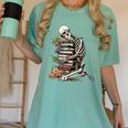 Skeleton Reading Book Halloween Bookworm Bibliophile Reader Women's Comfort Colors T-Shirt Violet