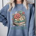 Leer ES Poder Cute Floral Spanish Teacher Book Reading Comfort Colors Sweatshirt Denim