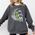 Astronaut Reading Book To Alien Moon Space Women Kids Men Comfort Colors Sweatshirt Pepper Astronaut Reading Book To Alien Moon Space Women Kids Men Comfort Colors Sweatshirt Pepper