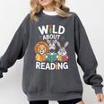 Cute Wildlife Zoo Animals For Book Reader Bookworms Comfort Colors Sweatshirt Pepper