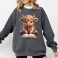 Highland Cow Reading Book Bookworm Comfort Colors Sweatshirt Pepper