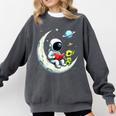UFO Alien Astronaut Reading Book In Space Comfort Colors Sweatshirt Pepper