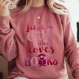 JUST A GIRL WHO LOVES BOOKS LIBRARIAN BOOK LOVERS BOOKWORM Comfort Colors Sweatshirt Orchid JUST A GIRL WHO LOVES BOOKS LIBRARIAN BOOK LOVERS BOOKWORM Comfort Colors Sweatshirt Orchid