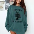 Halloween Skeleton Pun Book Lover Library Joke Comfort Colors Sweatshirt Chalky Mint
