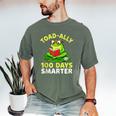 Toad-Ally 100 Days Smarter Frog Reading Book 100 School Day Men's Comfort Colors T-Shirt Moss