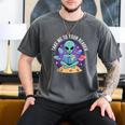 Alien Reader Reading Teacher Librarian Book Lover Men's Comfort Colors T-Shirt Pepper