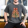 Coquette Christmas Book Tree Xmas Lights Librarian Teacher Men's Comfort Colors T-Shirt Pepper