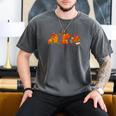 Cute Turkey Reading Book Librarian Bookworm Thanksgiving Men Men's Comfort Colors T-Shirt Pepper