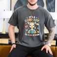 It's a Good Day To Read a Book Cute Giraffe Men's Comfort Colors T-Shirt Pepper