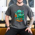 Octopus Reading Book Reading Bookworm Reader Men's Comfort Colors T-Shirt Pepper