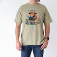 Cute Highland Cow Reading Book Baby Cow Bookworm Men's Comfort Colors T-Shirt Khaki