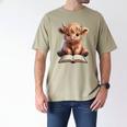 Highland Cow Reading Book Bookworm Men's Comfort Colors T-Shirt Khaki Highland Cow Reading Book Bookworm Men's Comfort Colors T-Shirt Khaki