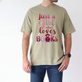 JUST A GIRL WHO LOVES BOOKS LIBRARIAN BOOK LOVERS BOOKWORM Men's Comfort Colors T-Shirt Khaki