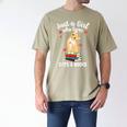 Just a Girl Who Loves Cats And Books Reading Cat & Bookworm Men's Comfort Colors T-Shirt Khaki