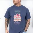 Bookish Babes Club Cute Pink Book Stack With Bow Men's Comfort Colors T-Shirt Blue Jean Bookish Babes Club Cute Pink Book Stack With Bow Men's Comfort Colors T-Shirt Blue Jean
