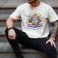 Color Our World Summer Reading 2025 Cute Book Wildflowers Men's Comfort Colors T-Shirt Ivory