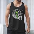 Astronaut Reading Book To Alien Moon Space Women Kids Men Men Tank Top