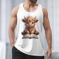 Highland Cow Reading Book Bookworm Men Tank Top