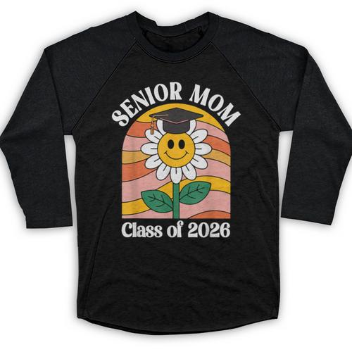 Senior Mom Class Of 2026 Daisy Flower Retro Graduation Baseball Raglan Shirt - Best Gift Smart
