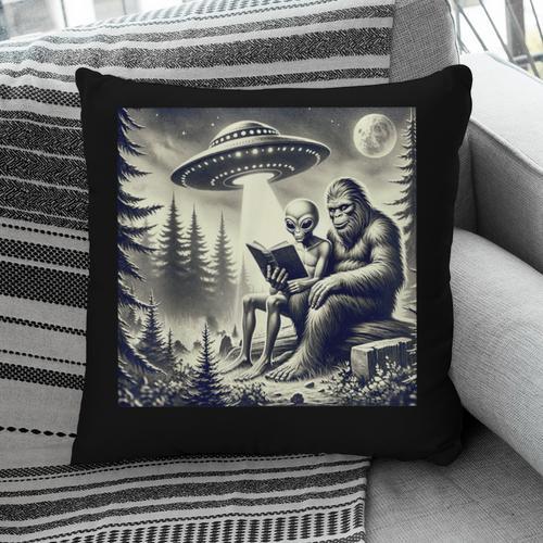 Bigfoot With Alien Reading A Book Bigfoot And UFO Pillowcase - Bookorys AU