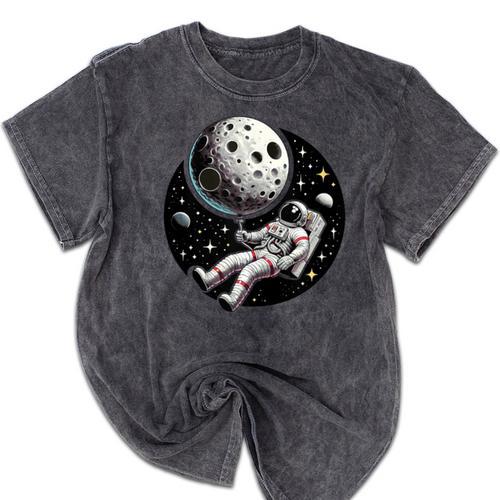Astronaut Aesthetic Holding Moon Balloon Planets Introvert Mineral Wash Tshirts - Raresse