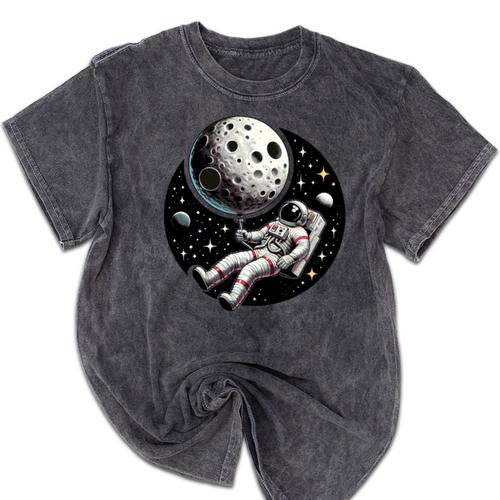 Astronaut Aesthetic Holding Moon Balloon Planets Introvert Mineral Wash Tshirts - Raresse