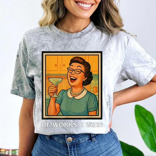 I Wine Housewife Retro Nostalgia Classic 1950s Vintage Humor Comfort Color Blast T-Shirt - Figerry