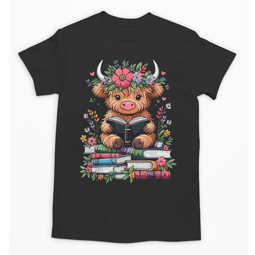 Bookworm Cute Baby Highland Cow Reading Book Unisex T-Shirt - Bookorys DE