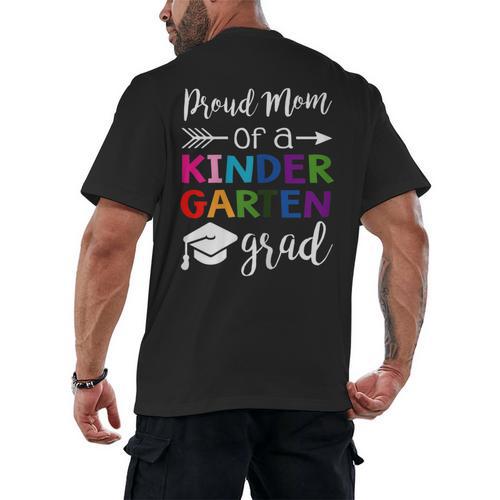 Proud Mom Of A Kindergarten Grad Shirt Graduation Men's Back Print T-Shirt - Best Gift Smart