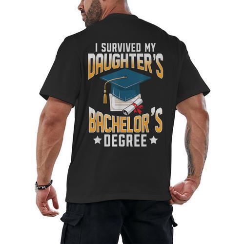 i Survived My Daughters Bachelor's Degree Graduation Gifts Men's Back Print T-Shirt - Best Gift Smart