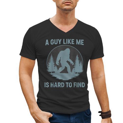 Bigfoot A Guy Like Me Is Hard To Find Forest Men Dad Men's V-Neck T-Shirt - Father's Day Fun