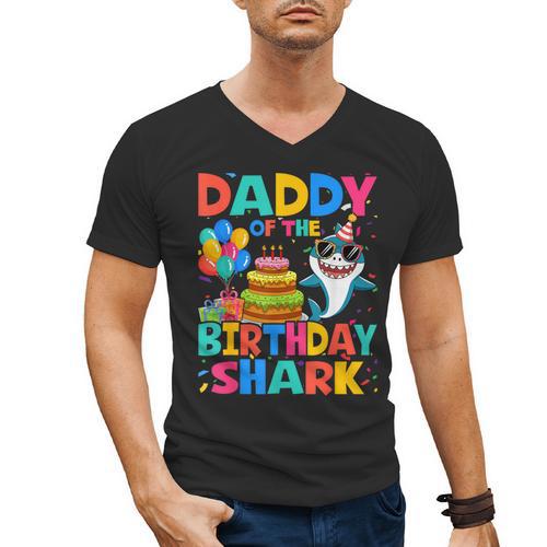 Daddy Of The Shark Birthday Dad Matching Family Men's V-Neck T-Shirt - Father's Day Fun