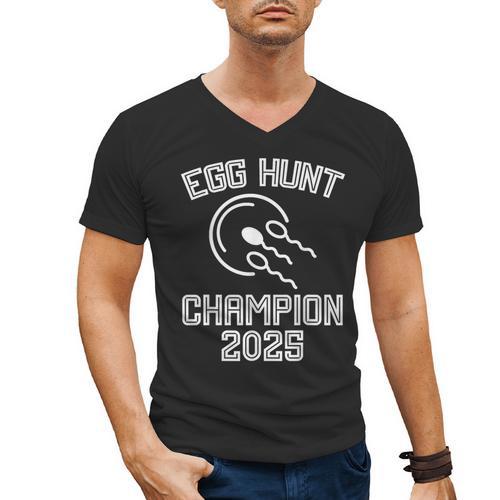 Egg Hunt Champion 2025 First Time Dad Pregnancy Reveal Men's V-Neck T-Shirt - Father's Day Fun