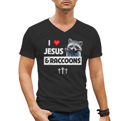 I Love Jesus And Raccoons Mom Dad Christian Love Jesus Bible Men's V-Neck T-Shirt - Father's Day Fun