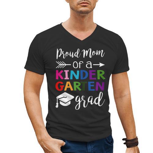 Proud Mom Of A Kindergarten Grad Shirt Graduation Men's V-Neck T-Shirt - Best Gift Smart