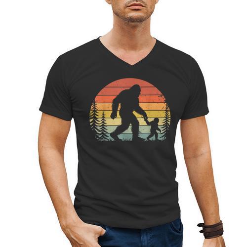 Retro Vintage Bigfoot Dad Fathers Day Father Son Matching Men's V-Neck T-Shirt - Father's Day Fun
