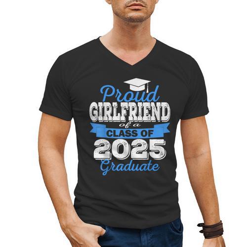 Super Proud Girlfriend Of 2025 Graduate Graduation Family Men's V-Neck T-Shirt - Best Gift Smart