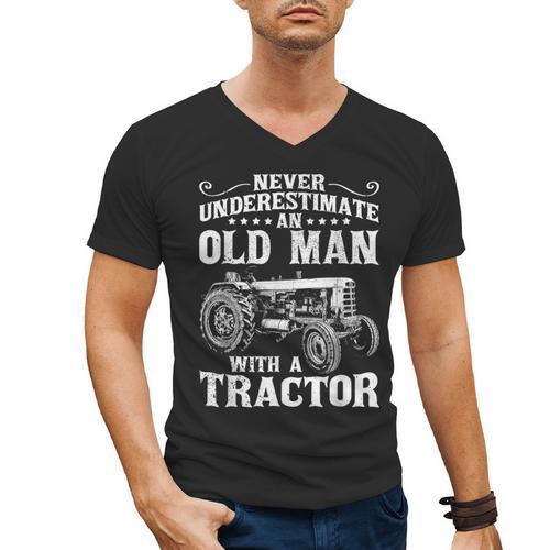 Never Underestimate An Old Man Tractor Farmer Dad Men's V-Neck T-Shirt - Father's Day Fun
