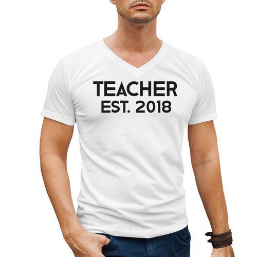 Teacher Graduation Teacher Est 2018 Tee Him Her Men's V-Neck T-Shirt - Best Gift Smart