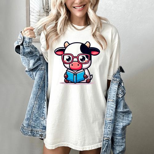 Adorable Book Lover Cow With Reading Glasses Cute Women's Comfort Colors T-Shirt - Bookorys