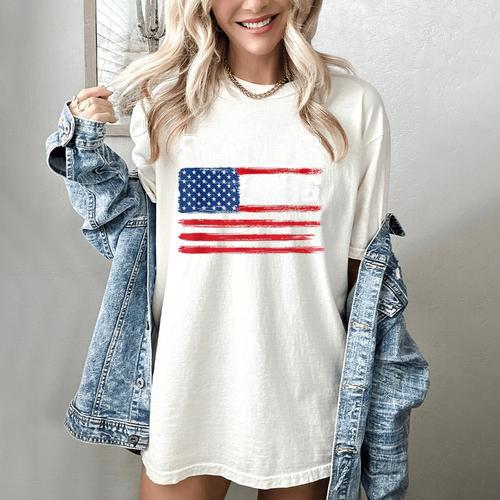 Class Of 2026 Senior Back To School American Flag Graduation Women's Comfort Colors T-Shirt - Best Gift Smart